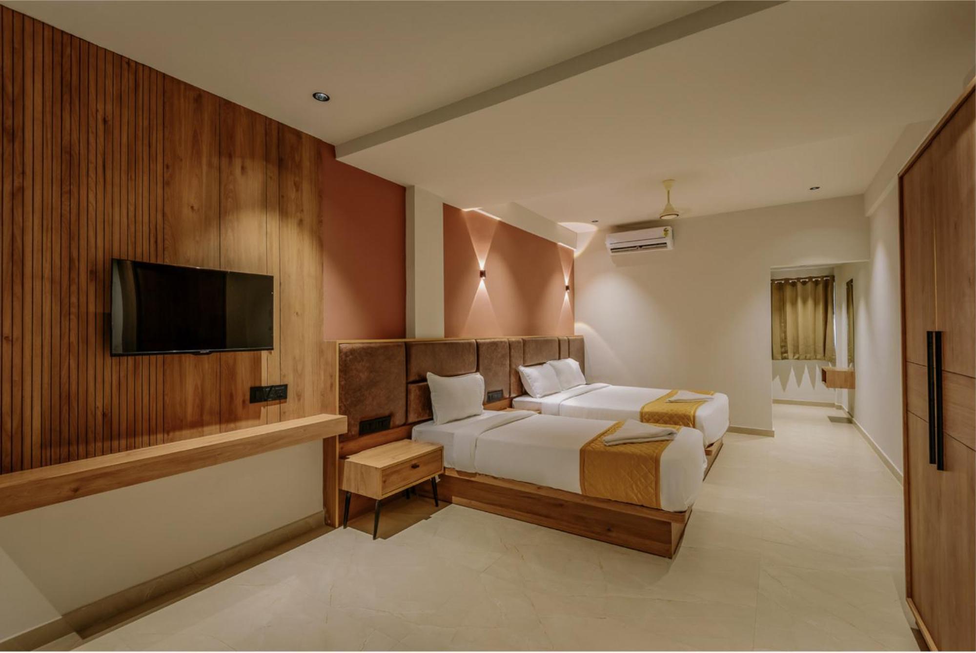 Hotel Beverly Plaza קוז'יקודה מראה חיצוני תמונה