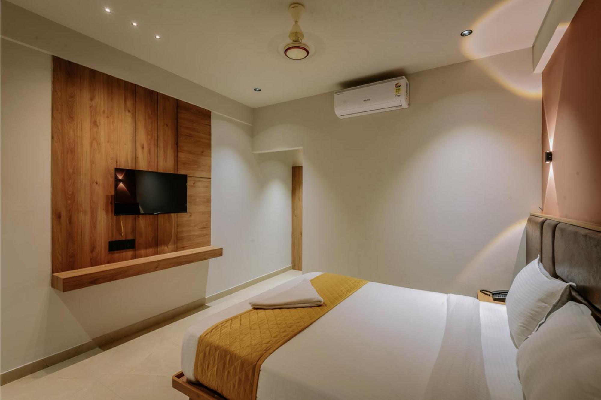 Hotel Beverly Plaza קוז'יקודה מראה חיצוני תמונה