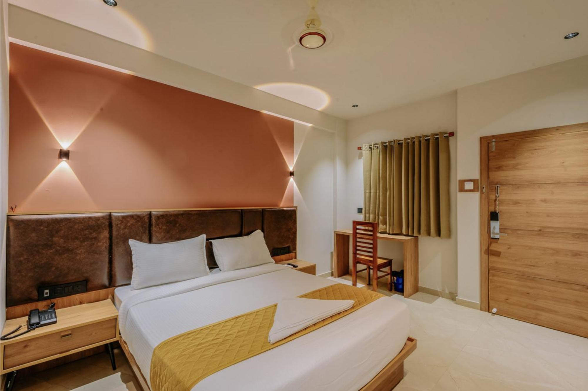Hotel Beverly Plaza קוז'יקודה מראה חיצוני תמונה