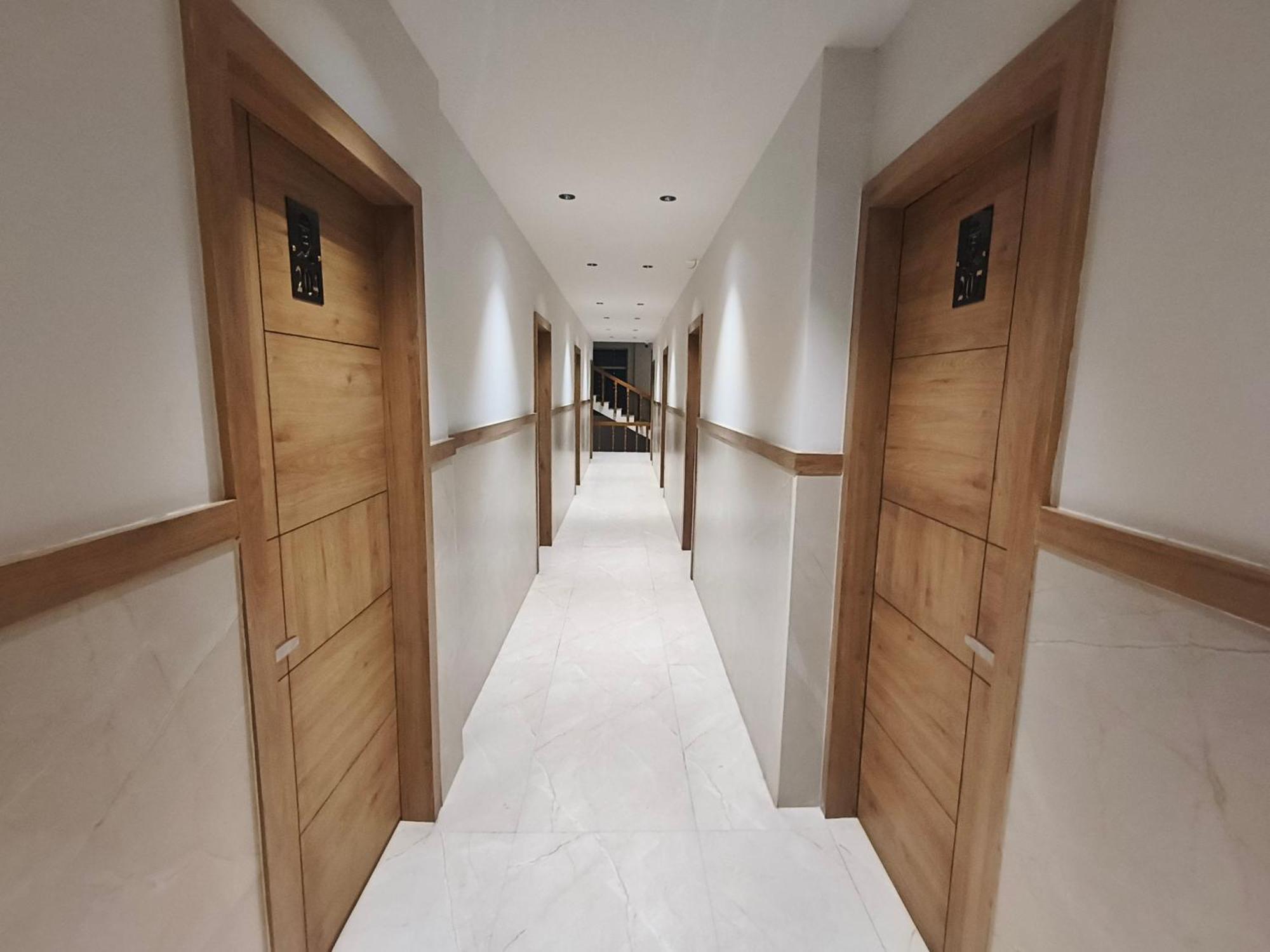 Hotel Beverly Plaza קוז'יקודה מראה חיצוני תמונה
