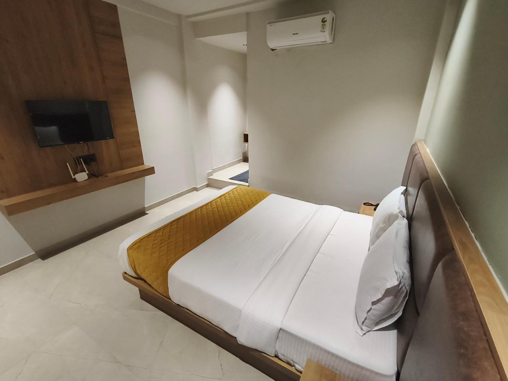 Hotel Beverly Plaza קוז'יקודה מראה חיצוני תמונה