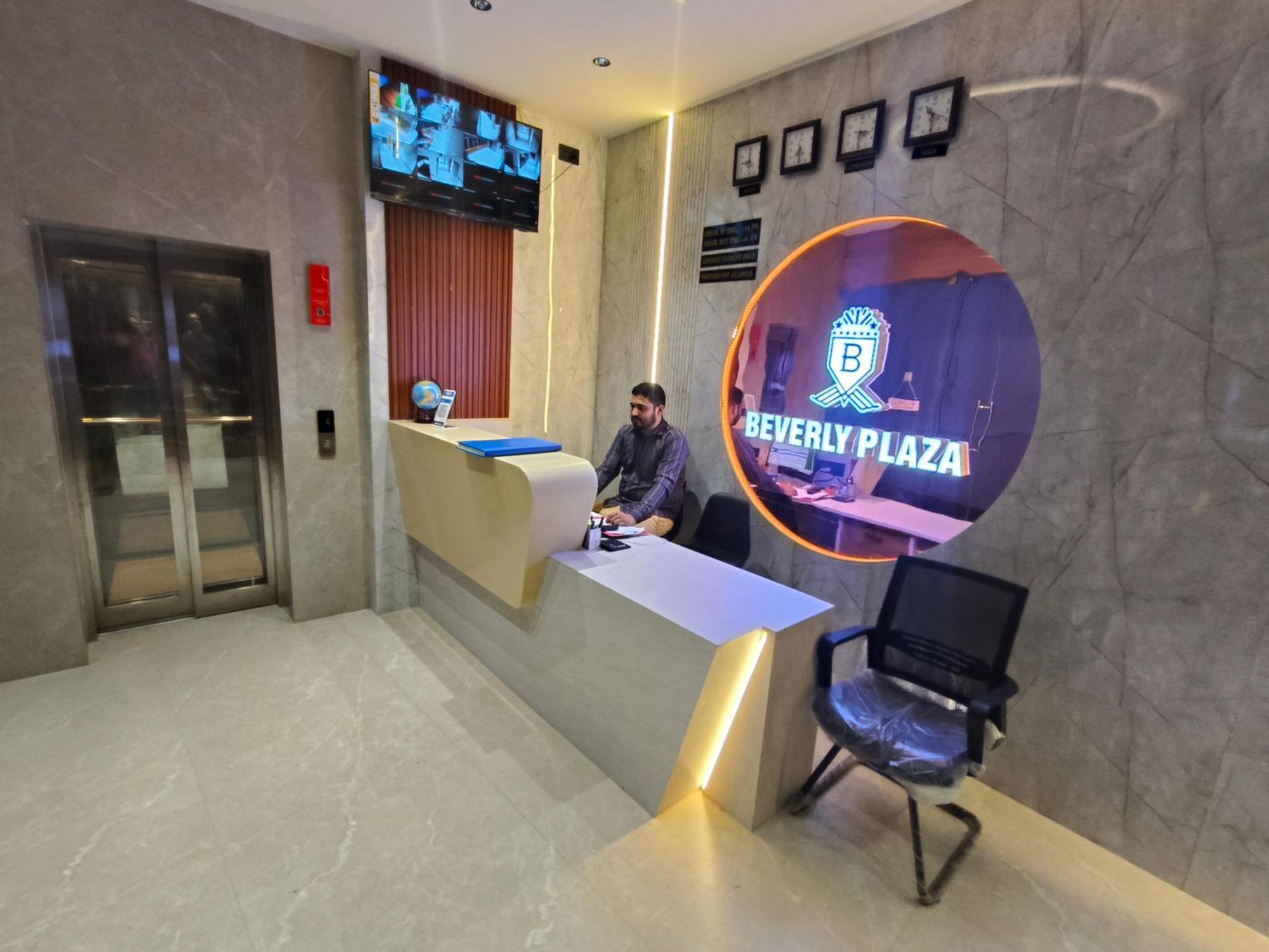 Hotel Beverly Plaza קוז'יקודה מראה חיצוני תמונה